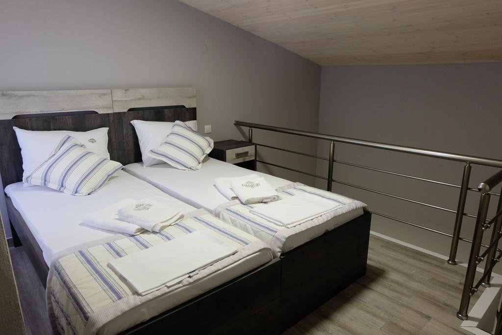 ניקיטי Paramithi Luxury Apartments מראה חיצוני תמונה