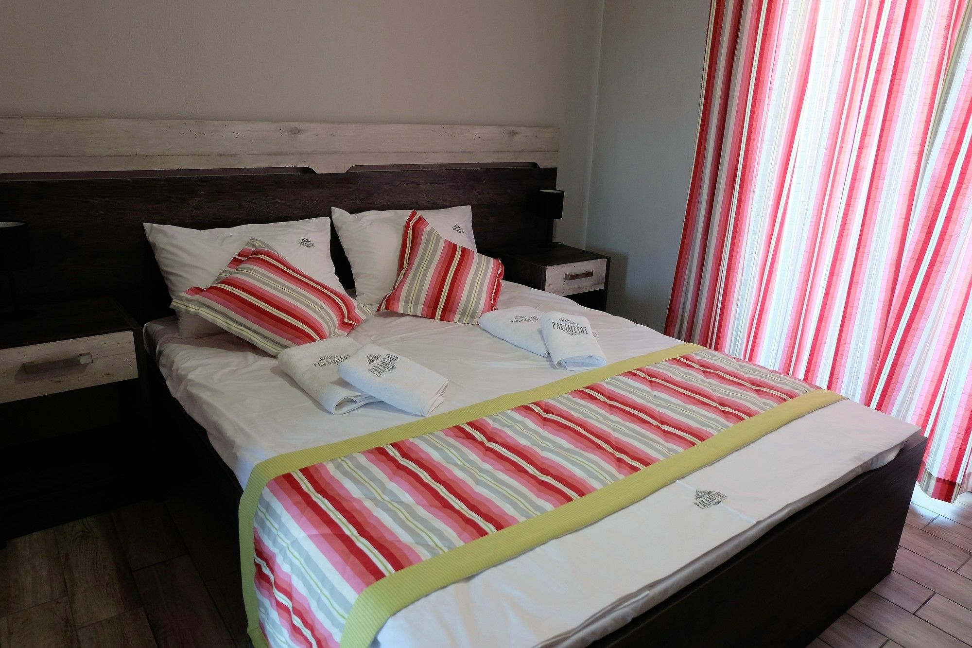 ניקיטי Paramithi Luxury Apartments מראה חיצוני תמונה